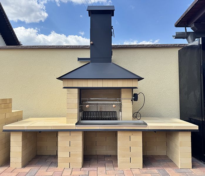 Realizace zahradní kuchyně s krbem v obci Hradec – Ledeč nad Sázavou