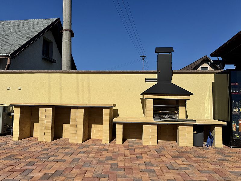 Realizace zahradní kuchyně s krbem v obci Hradec – Ledeč nad Sázavou