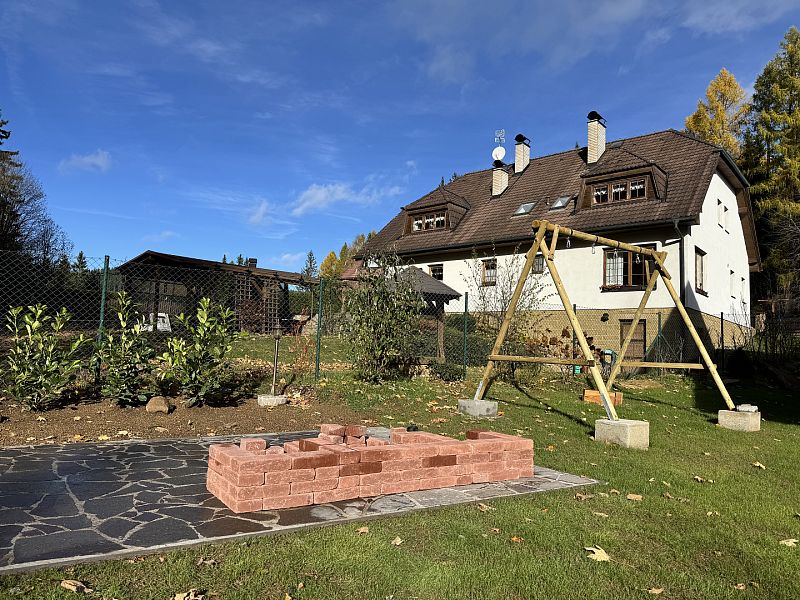 Stavba krbu na klíč v obci Srní na Šumavě