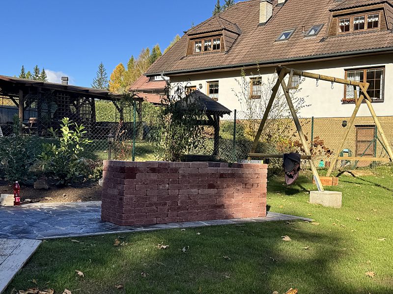 Stavba krbu na klíč v obci Srní na Šumavě