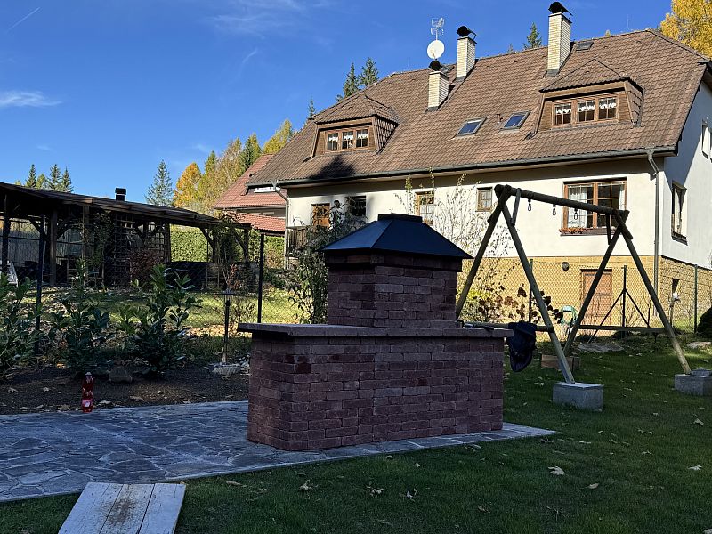 Stavba krbu na klíč v obci Srní na Šumavě
