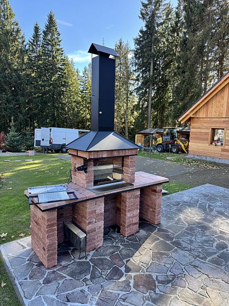 Stavba krbu na klíč v obci Srní na Šumavě