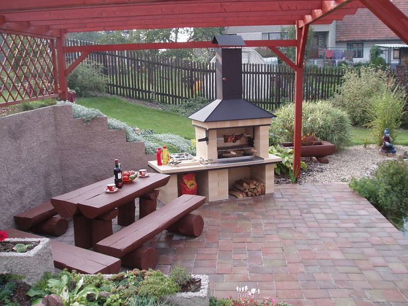 Stavba zahradních krbů