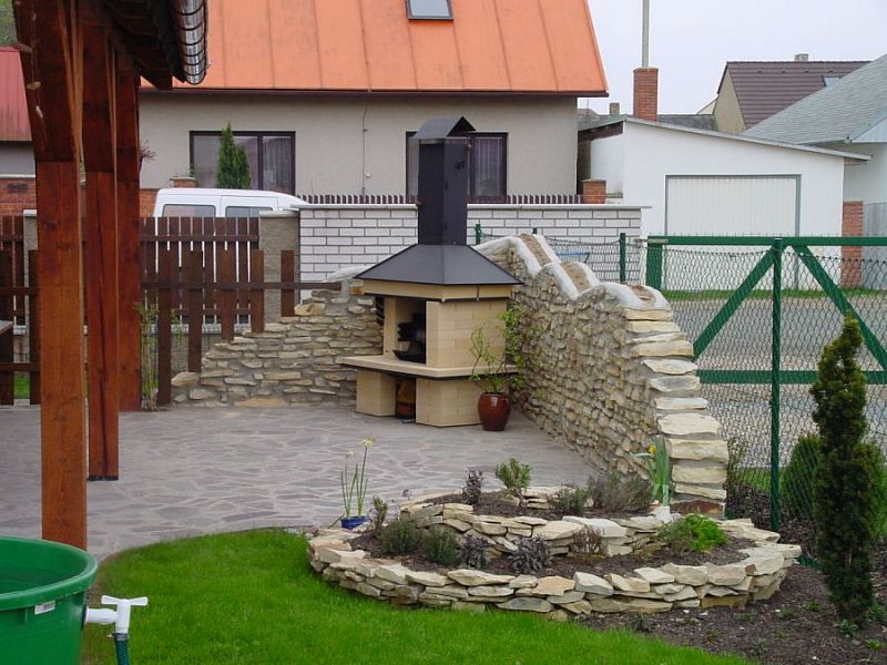 Stavba zahradních krbů