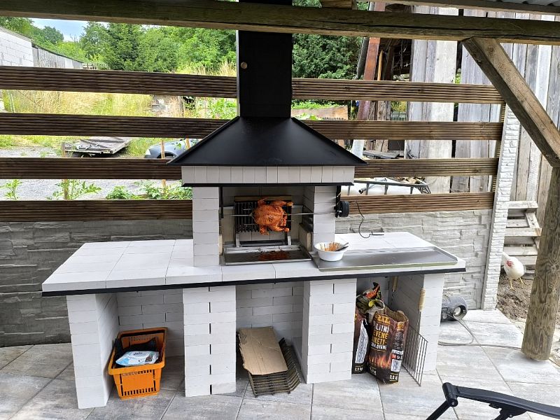 Stavba zahradního krbu do pergoly v obci Srbeč